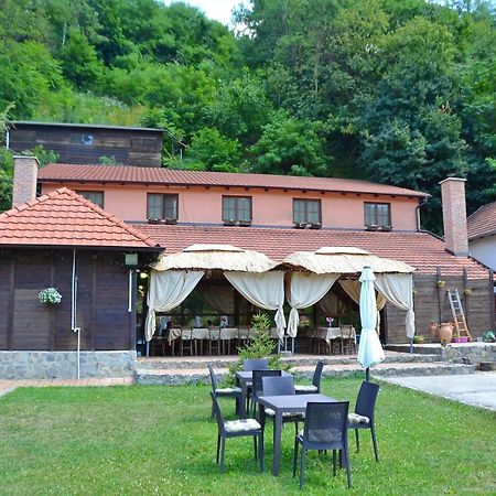 Podrum Miljevic Ledinci Exterior photo
